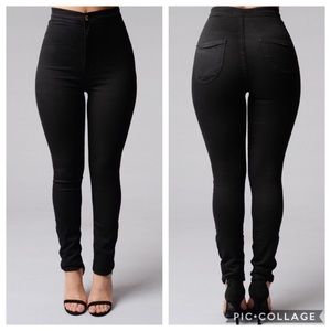 ▪️FASHION NOVA Black Super High Waisted Jeans▪️